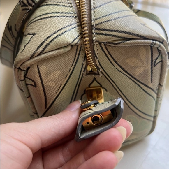 Prada Saffiano Leather Green Bauletto Bag - Picture 8 of 16